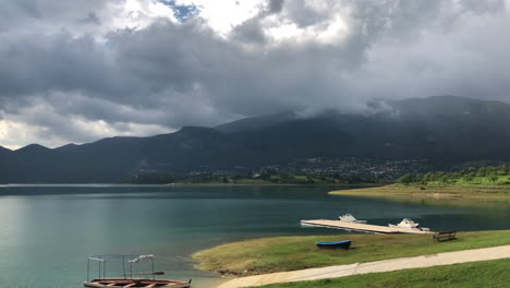 vista del lago rama en bosnia y herzegovina