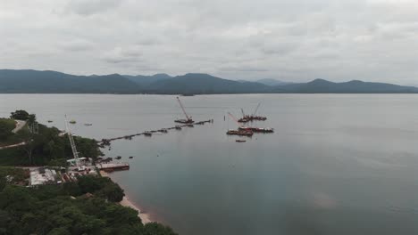 Paisaje-De-La-Bahía-De-Babitonga,-Infraestructura-Del-Puerto-De-São-Francisco-Do-Sul,-Santa-Catarina,-Brasil.