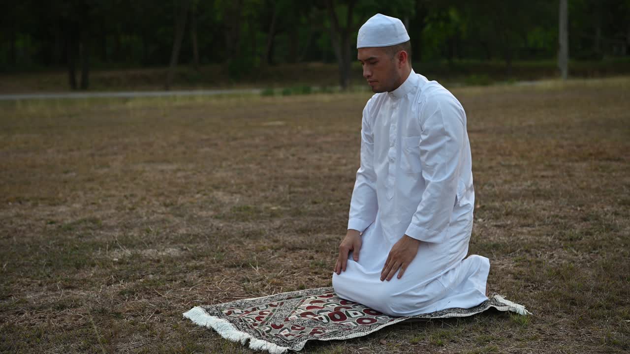 젊은 아시아 무슬림