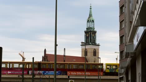 puente de cruce de tren en berlín