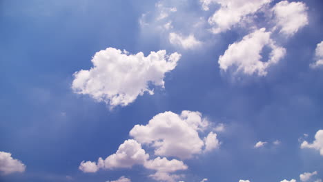 Schöner-Blauer-Himmel-Mit-Wolkenhintergrund,-Blauer-Himmel-Mit-Wolken-Und-Sonne