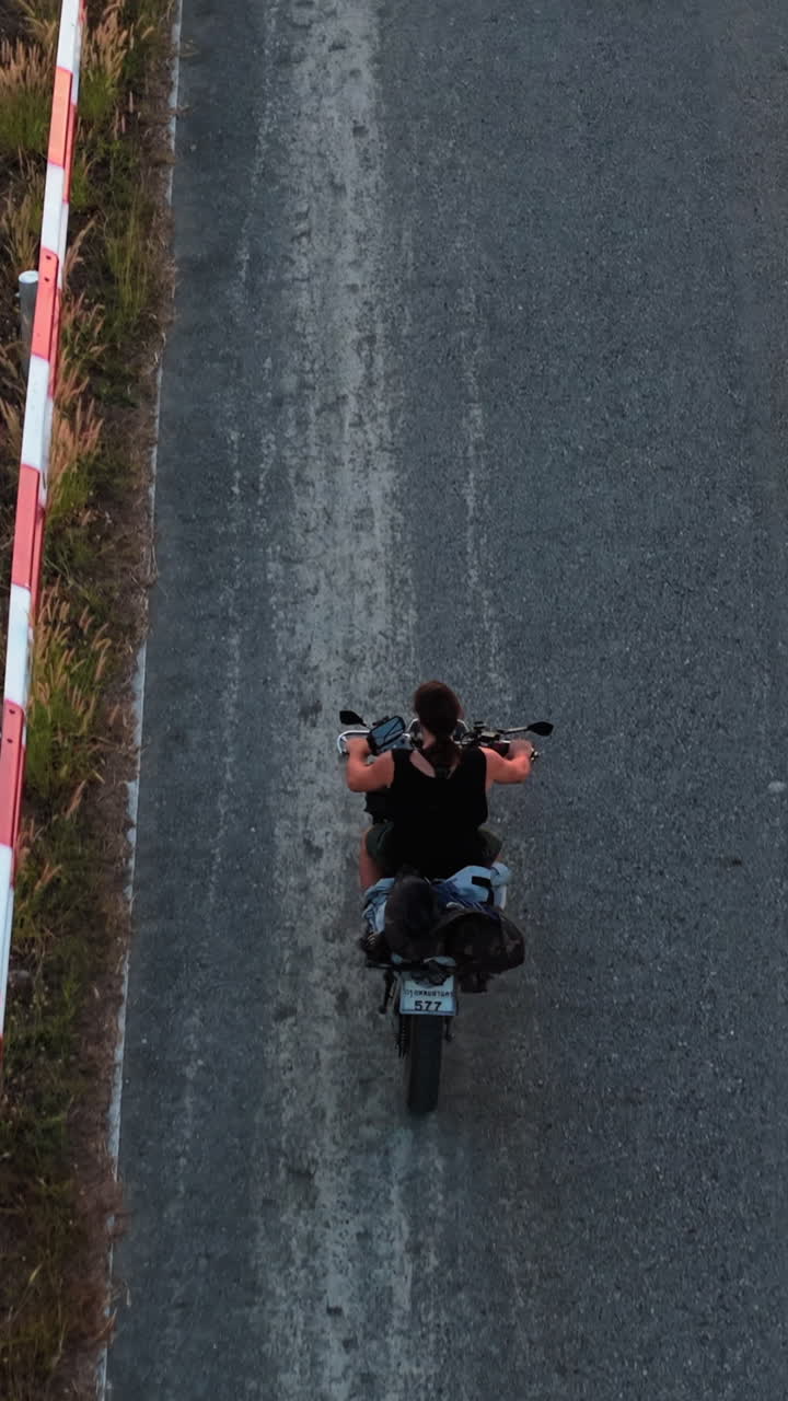 Motocicletta su una strada