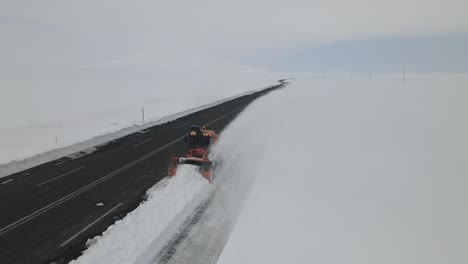 Schneeräumung-Von-Der-Autobahn