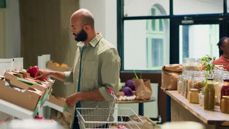 Customer-looking-at-bio-cucumbers