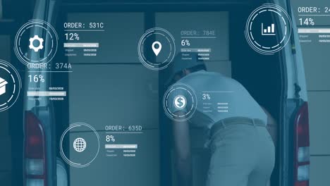 Animation-Von-Symbolen-Mit-Datenverarbeitung-über-Kaukasischen-Lieferboten,-Die-Kisten-Packen