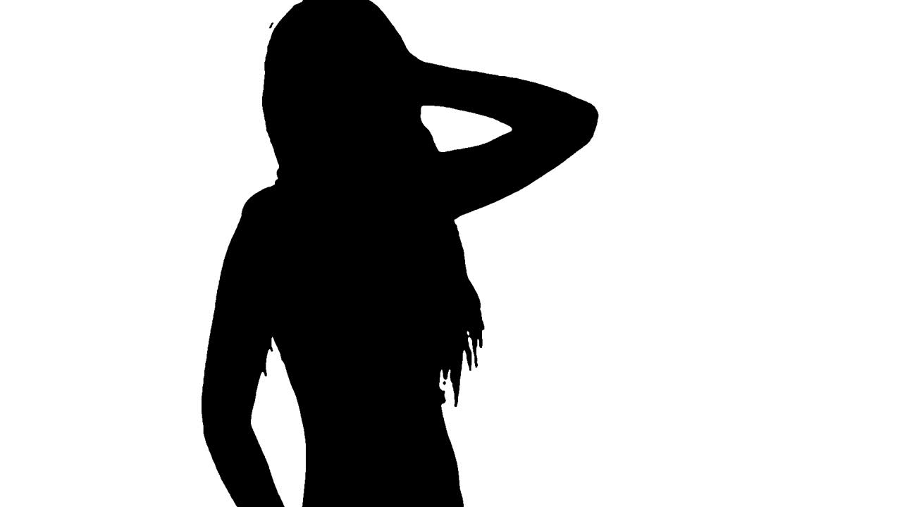 женщина танцует одна 55