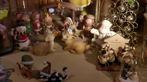 Schicke-Weihnachtsboutique-Menschliche-Figur-Puppenschaufenster