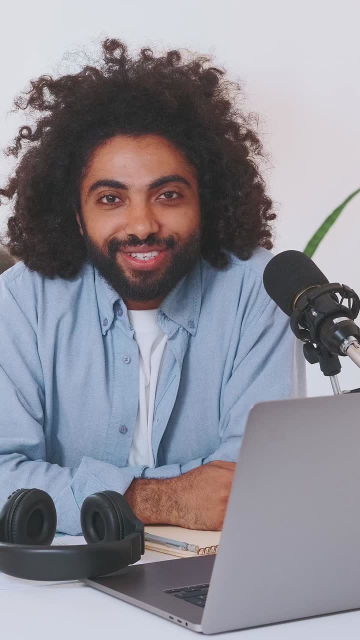 Blogger shares insights on culture and lifestyle from home studio setup