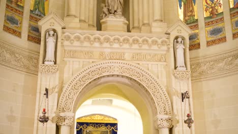 estatua de la santísima virgen de ta&#39; pinu en malta