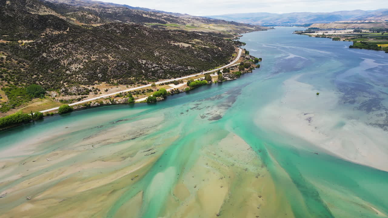 8번 국도 옆 벤디고 프리덤 캠핑의 클루서 강의 넓은 강바닥