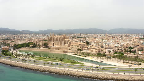 Medieval-gothic-cathedral-de-Mallorca-known-as-La-Seu-in-Palma-city