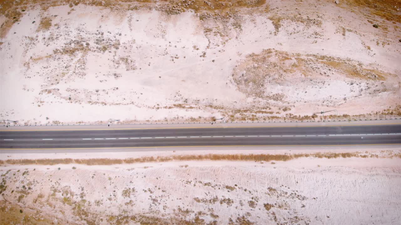 사막 고속도로 공중 사진