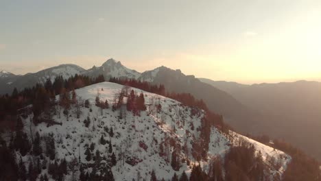 Disparo-De-Drones-Sobre-Los-Nevados-Alpes-Franceses