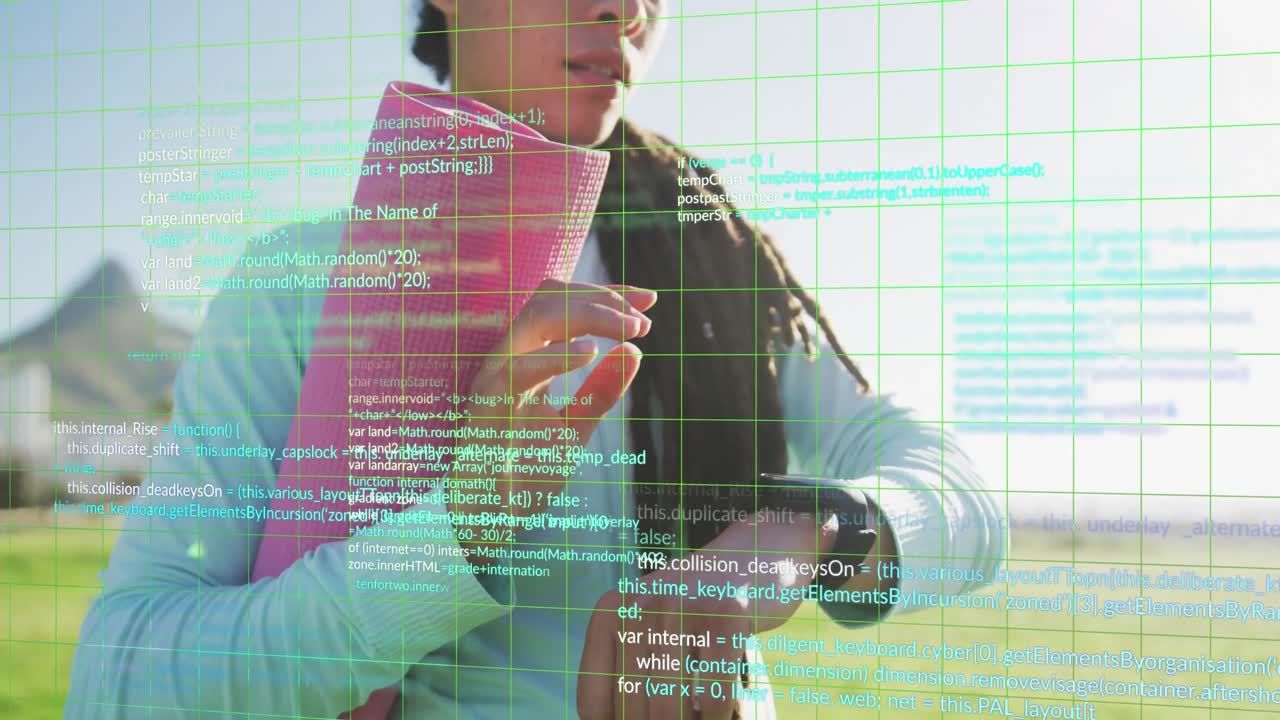 animación de lenguaje informático y patrón de cuadrícula, mujer biracial usando reloj inteligente