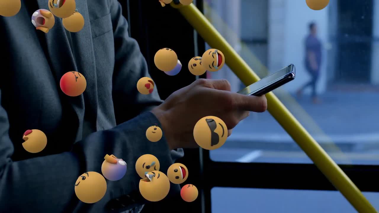 iconos de emoji con un hombre usando un teléfono inteligente en el fondo