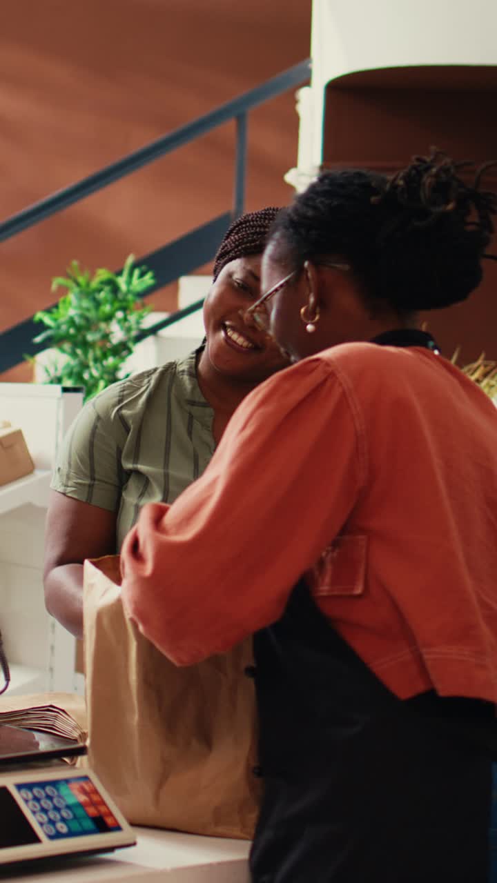 Vertical Video Retailer using scale to weight bulk products at cash register