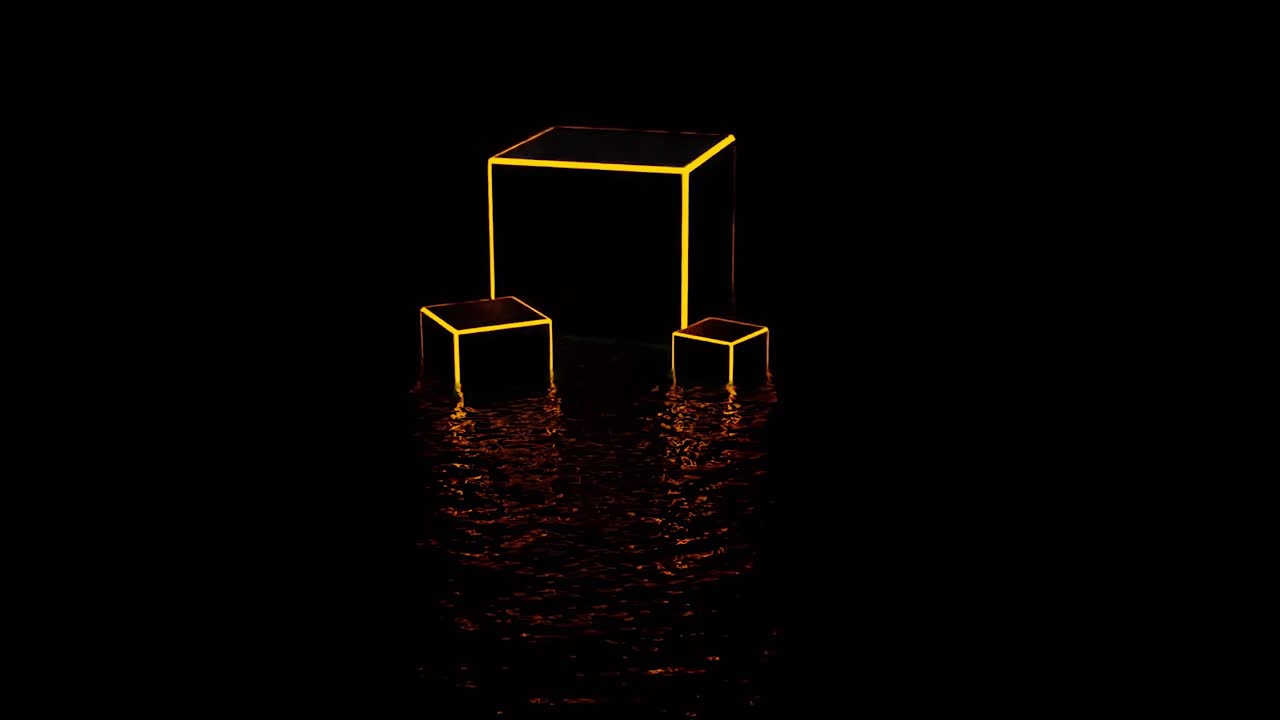 cubos geométricos brillantes en el reflejo del agua