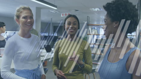 animación del procesamiento de datos financieros sobre diversas personas de negocios en la oficina