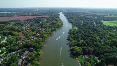 Fox-River-Lake-Vom-Crystal-Lake-Illinois,-USA