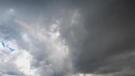 青い空のタイムラップス 移動する雲の背景