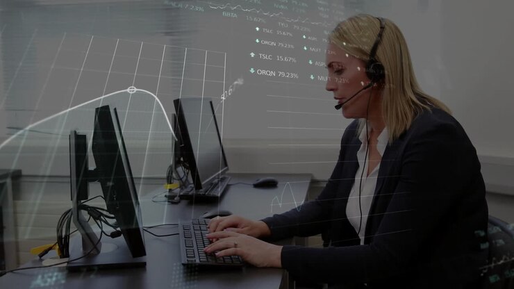 Animation af databehandling med en kaukasisk forretningskvinde, der bruger telefonheadset.