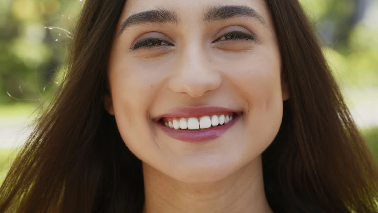 retrato de mujer sonriente
