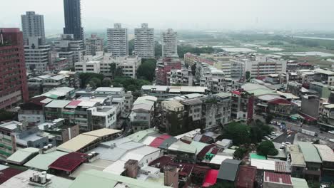 barrio de guandu rodeado de humedales en taipei, taiwán