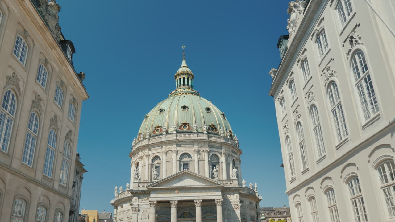 프레드릭 교회 또는 대리석 교회는 코펜하그의 명소 중 하나인 루터교 교회입니다.
