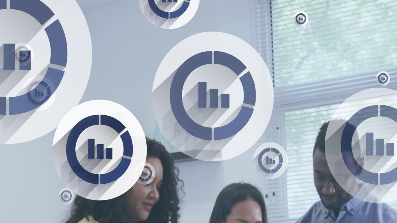 animación de iconos y procesamiento de datos sobre diversas personas de negocios
