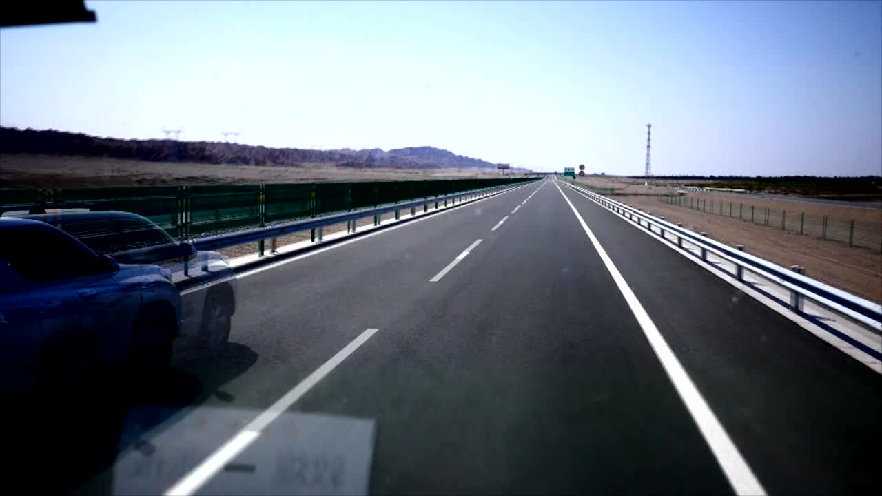 고속 신칸센이나 투어 코치 또는 버스의 저속 촬영