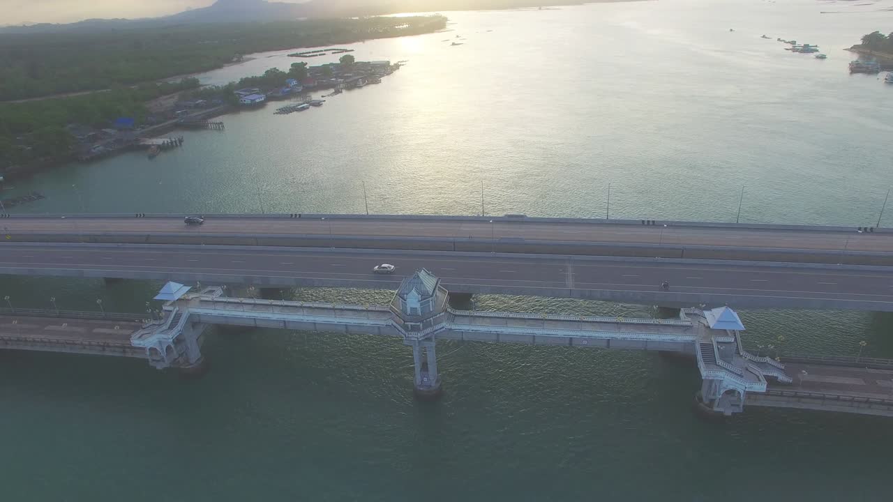 러브 스토리 사라신 브릿지