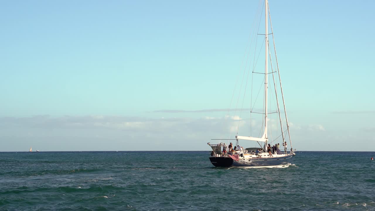 하와이 오아후 섬의 태평양에서 범선