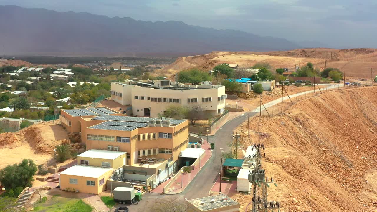 키부츠 요트바타, 남부 아라바, 현대적인 건물을 보여주는 이스라엘의 높은 조감도