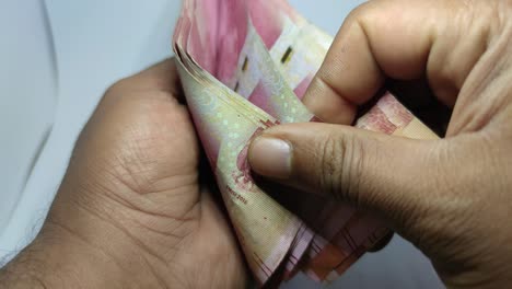 contar dinero