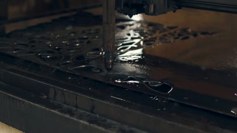 plasma cutting machine at work