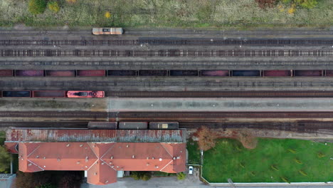 vista superior de la estación de tren en hungría
