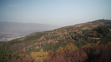 沃德諾山 (vodno mountain) 和斯科普耶 (skopje) 的城市