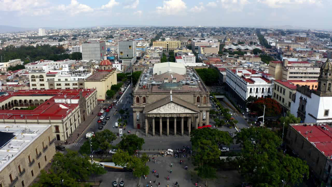 DRONE : DOLLY IN SHOT OF DEGOLLADO AT TEATHER AT GUADALAJARA