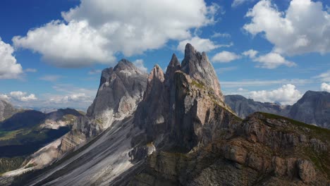 Aerial-pull-back-tilt-down-shot-of-Seceda