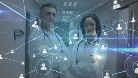 animación del procesamiento de datos sobre diversos médicos con los brazos cruzados