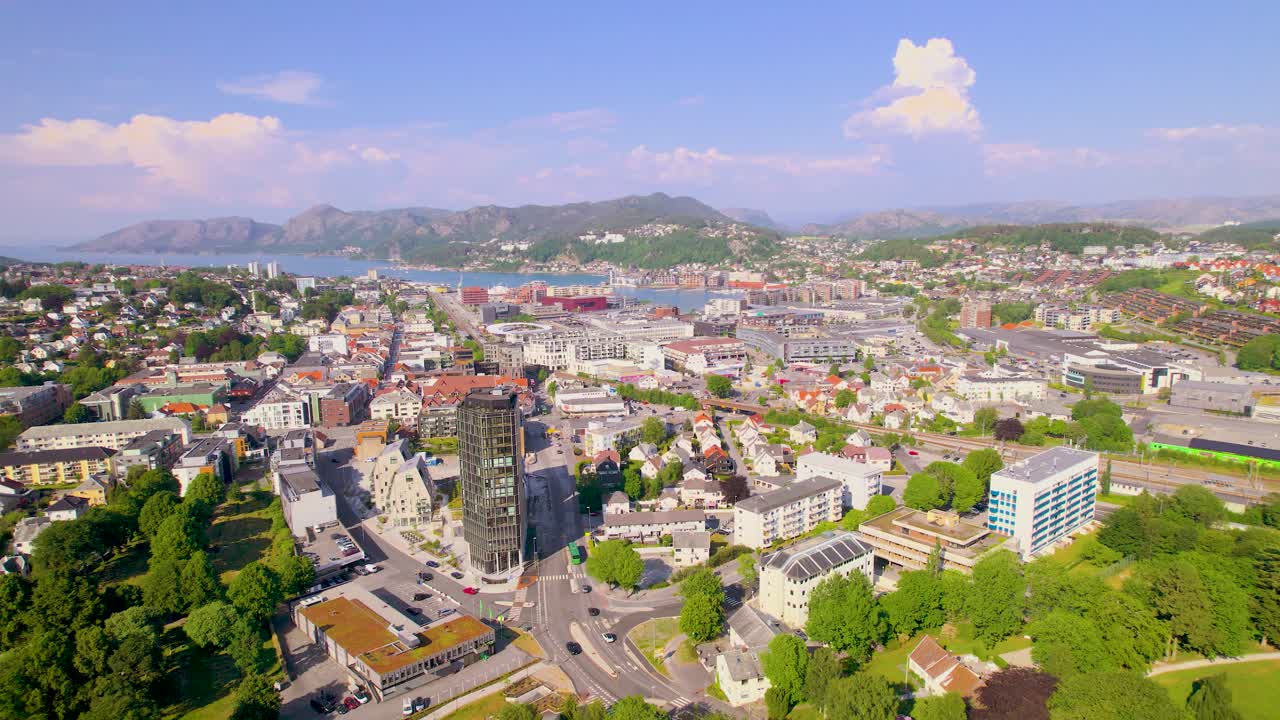 노르웨이의 샌드네스 시의 드론 영상