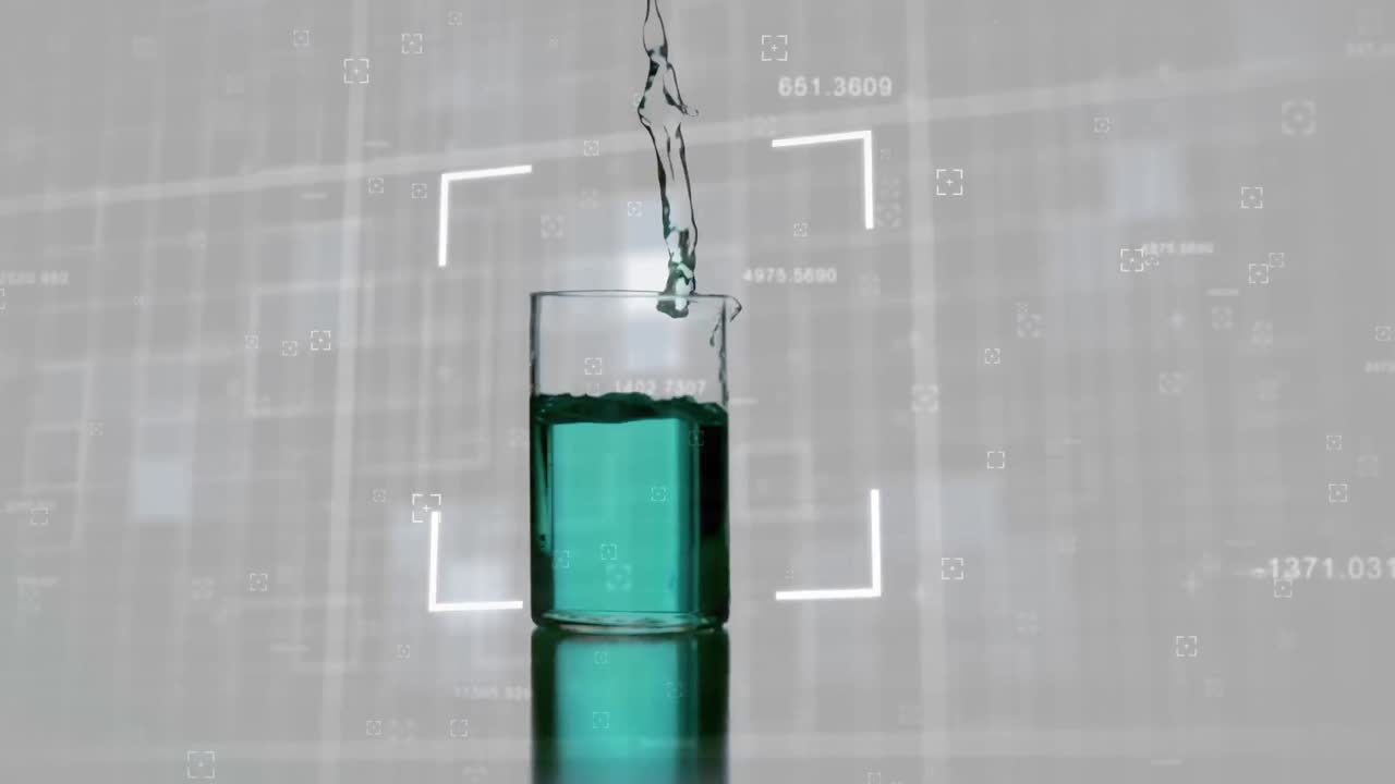 animación del procesamiento de datos sobre el vaso