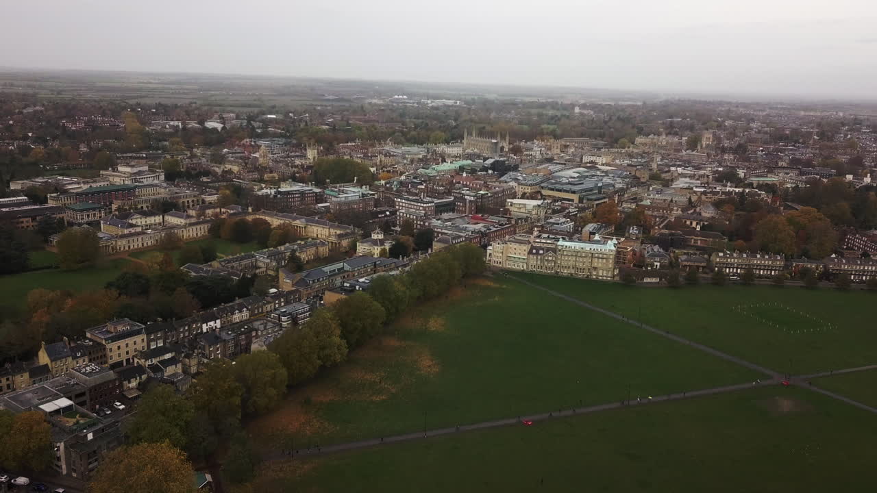 Cambridge Centre, drone, look from sky, foggy, Parker's Piece