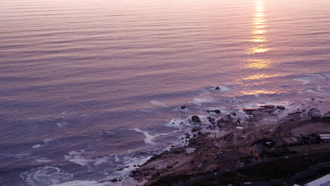el mar tiene una belleza eterna.