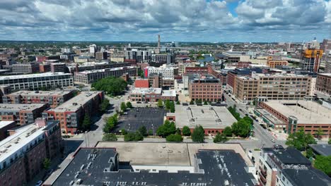 Residential-houses-and-buildings-in-outskirts-of-Milwaukee,-Wisconsin