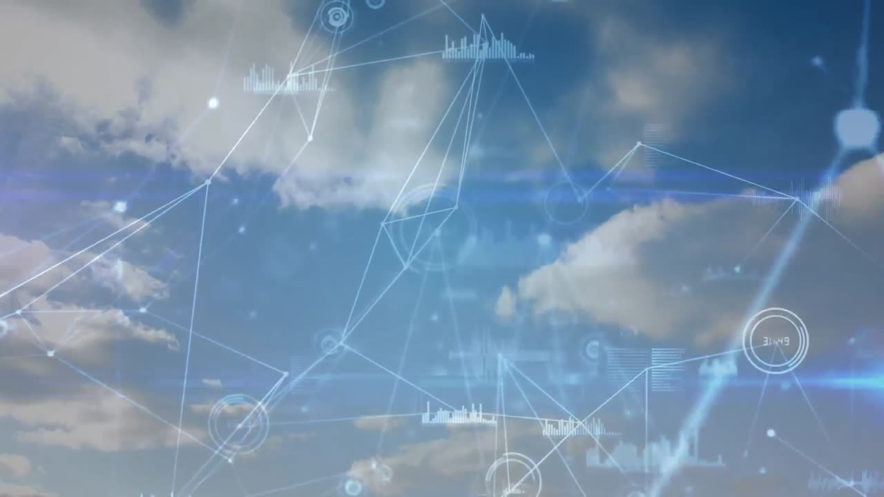 animación de la red de conexiones con procesamiento de datos en el cielo con nubes