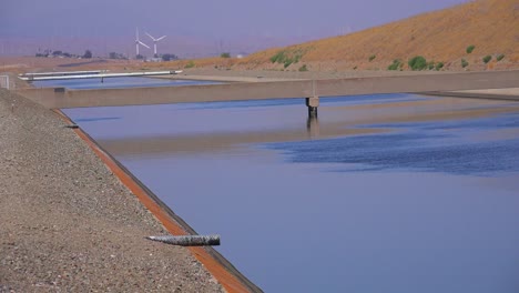 el acueducto de california lleva agua a la sequía plagada de california 2