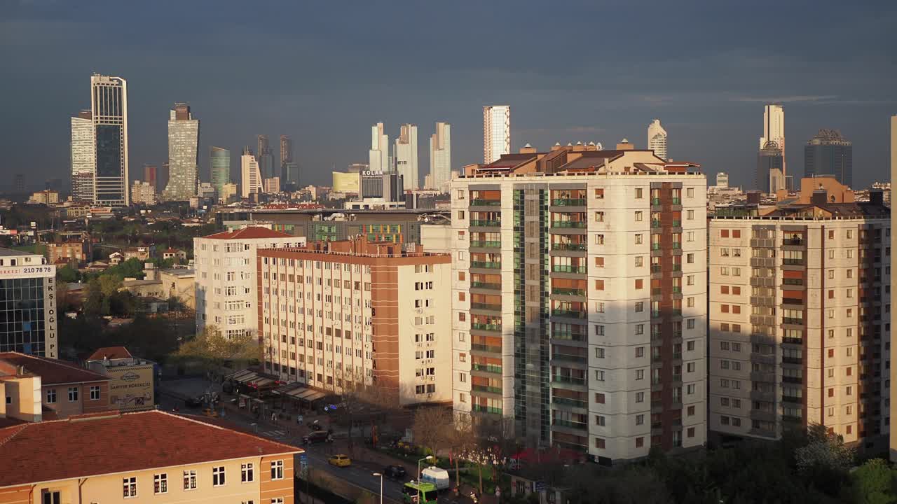 현대적이고 전통적인 건축을 가진 이스탄불 도시 풍경