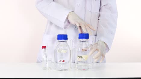 observing color change in a chemical reaction