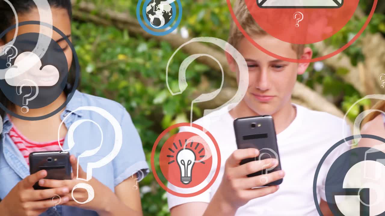 signos de pregunta e iconos digitales contra un grupo de estudiantes diversos que usan teléfonos inteligentes